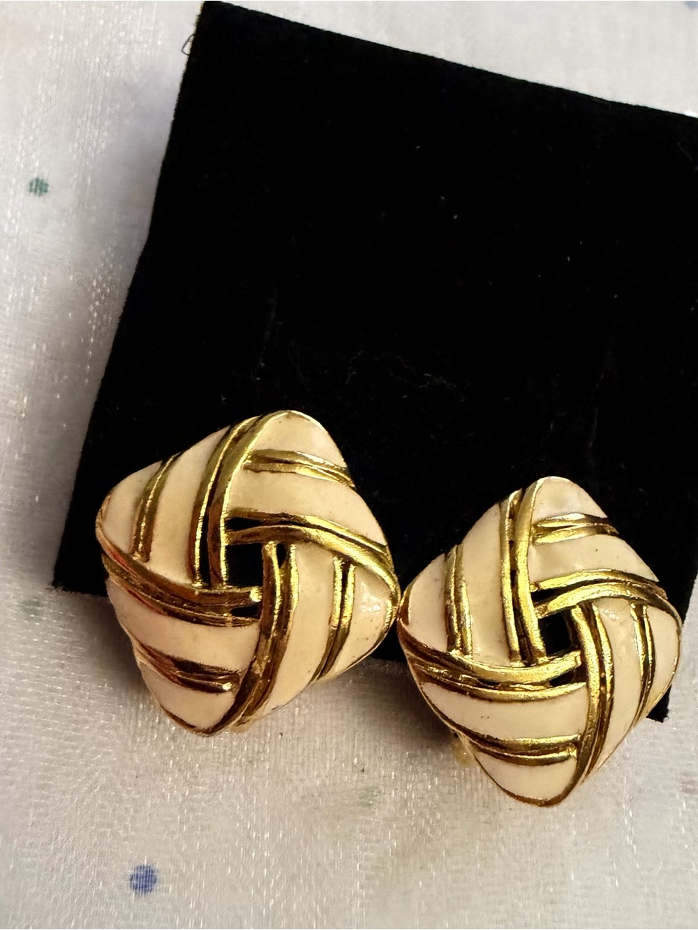 Gold/White Enamel Knot Square Vintage Clip-On Stud Earrings for Lobe, Fashion